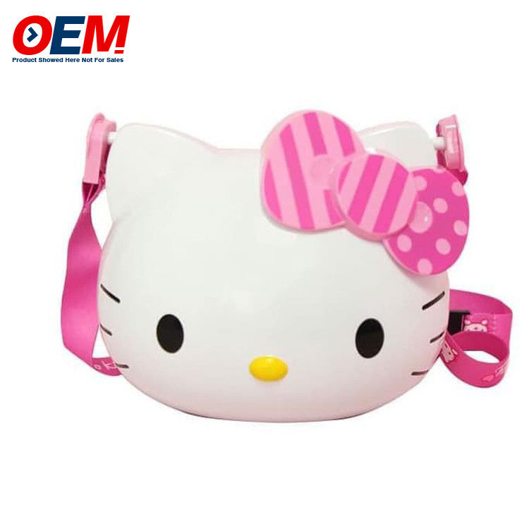 Container de pipoca de Hello Kit-ty, em fábrica.