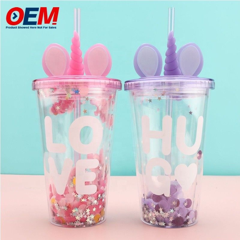 Fabrica personalizado PP Double Wall Cup com palha OEM plástico Cup Cute Bear Water Cup