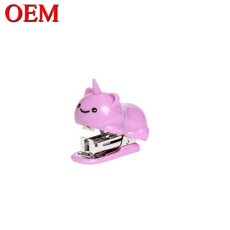 Pato de plástico em forma de desenho animado Stapler de escritório OEM brinquedo de plástico de animais Stapler escolar para estudantes