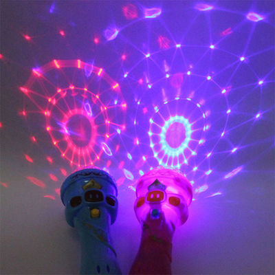 Brinquedo personalizado Projeção de luz piscante Microfone sem fio Tocha de forma fofinha Brinquedo brilhante