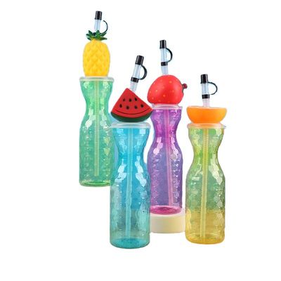 Copo de plástico personalizado em forma de fruta com chá de leite de palha