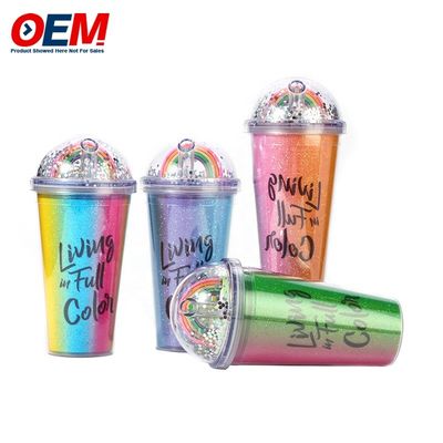 Taça de parede dupla de PP personalizada com palha OEM Taça de plástico feita de taça de água
