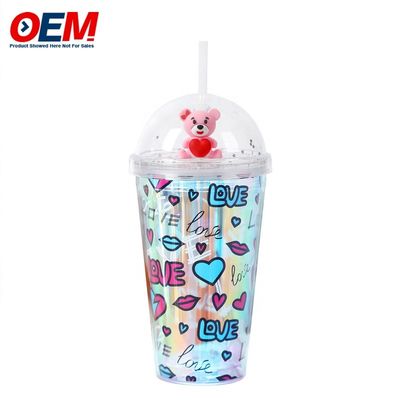Fabrica personalizado PP Double Wall Cup com palha OEM plástico Cup Cute Bear Water Cup
